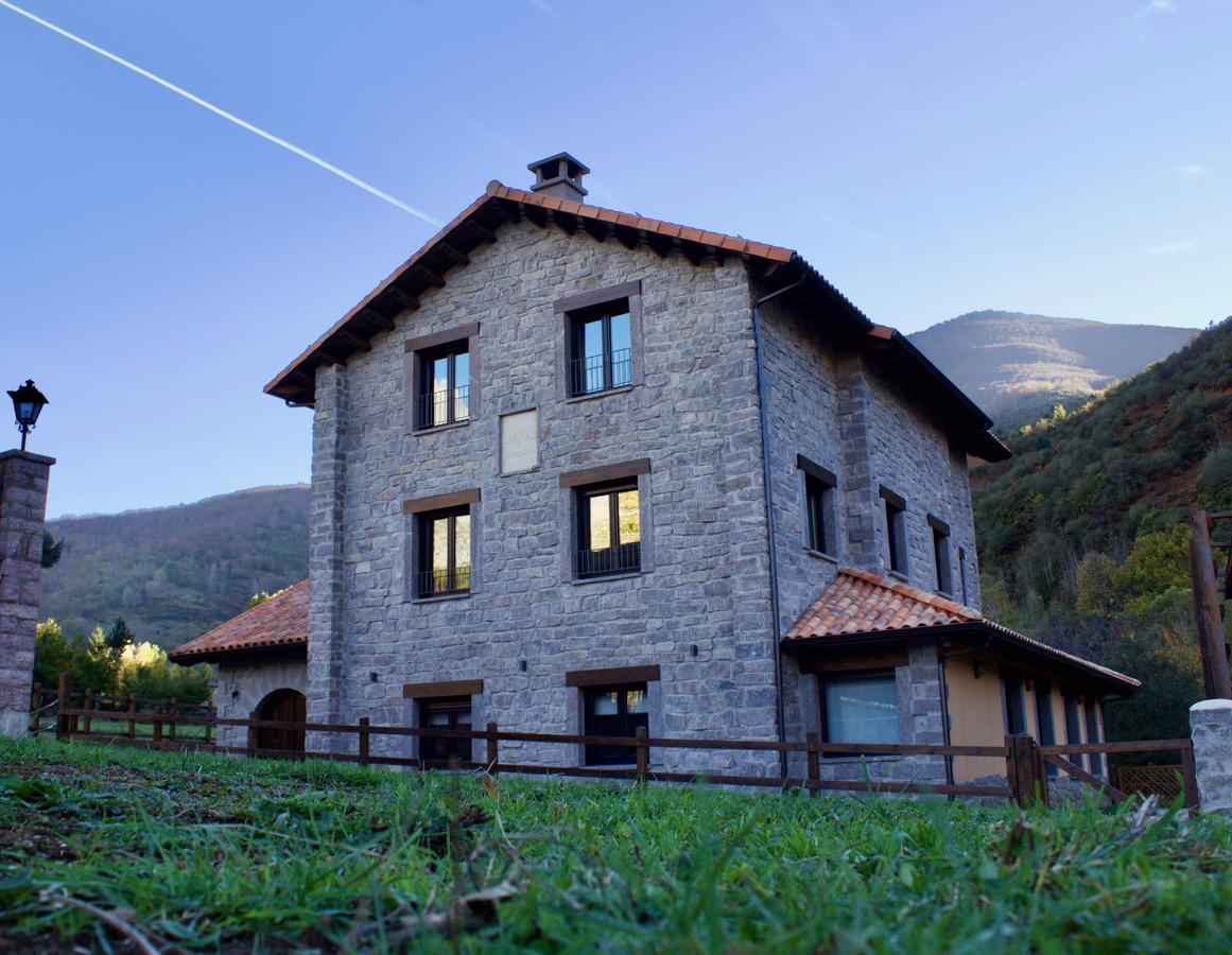 Hotel Eigon Posada De Valdeon Bagian luar foto